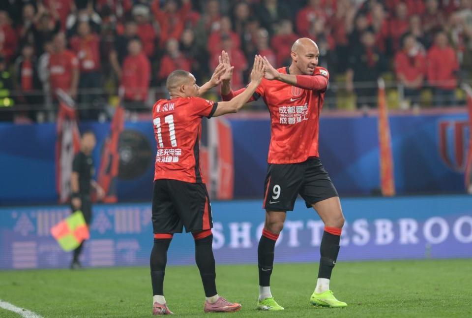 开云体育移动版-蓉城两连胜领跑中超！泰山河南“清零”，5队不胜，津门虎垫底