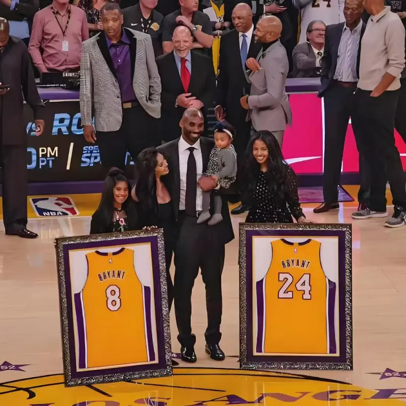 开云体育官网-科比退役10周年：一代人的青春，从未离场