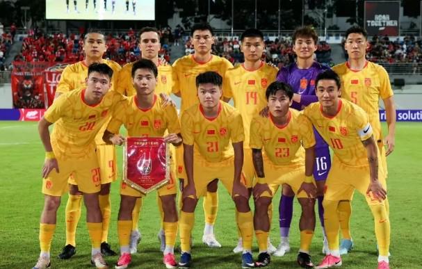 上观：险胜新加坡，国足主帅邵佳一为考察更多球员付出了代价